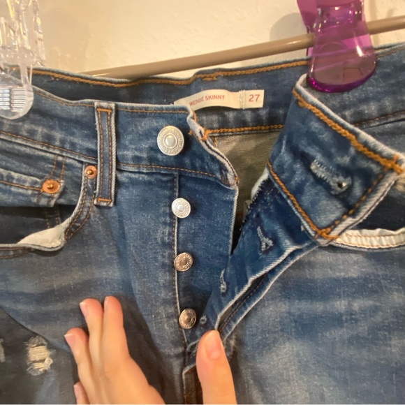 Levi Wedgie Fit Skinny Women’s Jeans with Button Fly - Picture 4 of 9